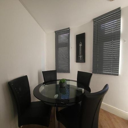 Central Suite, 3 Single Beds Μπρίστολ Εξωτερικό φωτογραφία