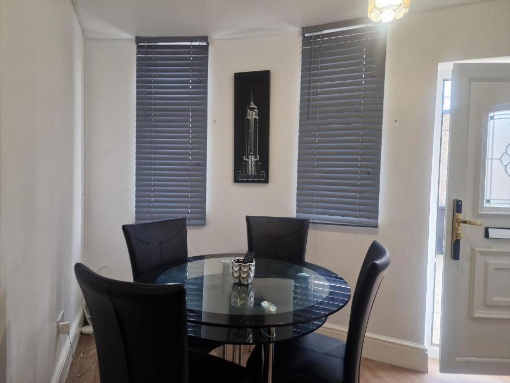Central Suite, 3 Single Beds Μπρίστολ Εξωτερικό φωτογραφία