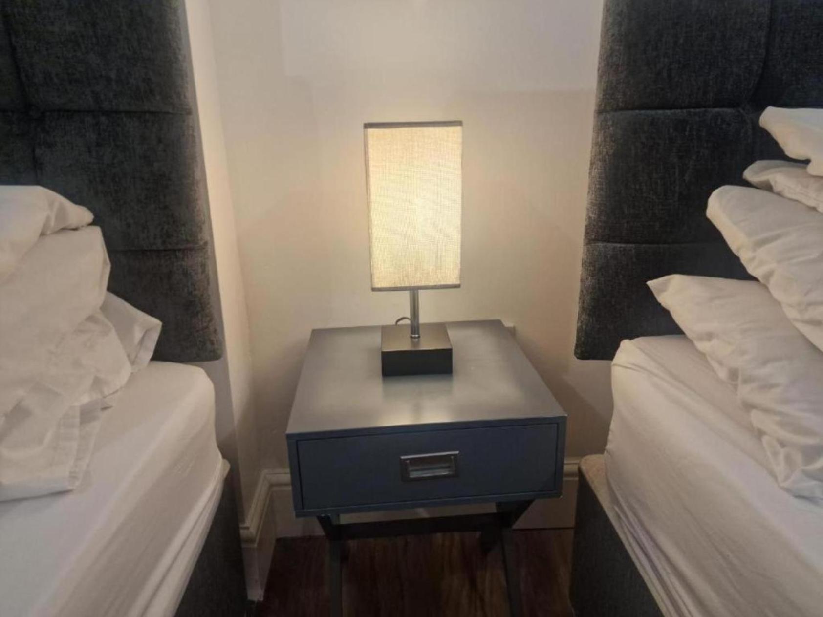 Central Suite, 3 Single Beds Μπρίστολ Εξωτερικό φωτογραφία